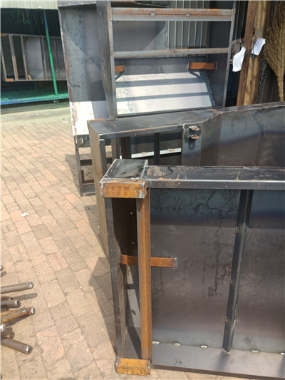 精致凹箱移動籃球架除銹前的樣子 精致凹箱移動籃球架除銹前的樣子