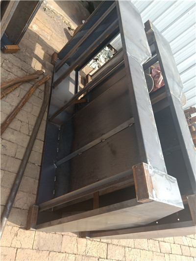 精致凹箱移動籃球架除銹前的樣子 精致凹箱移動籃球架除銹前的樣子